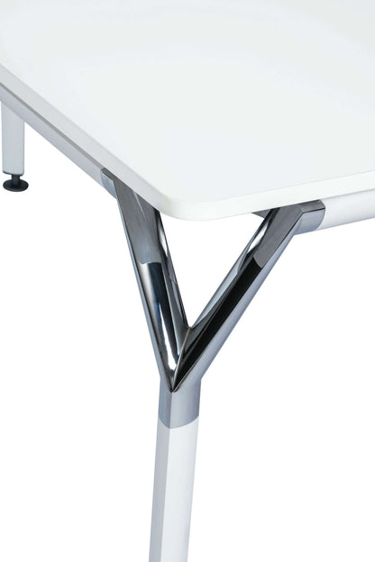 Close-up of Duramax Ramo Desk corner with chrome die-cast aluminum detail and sturdy aluminum leg